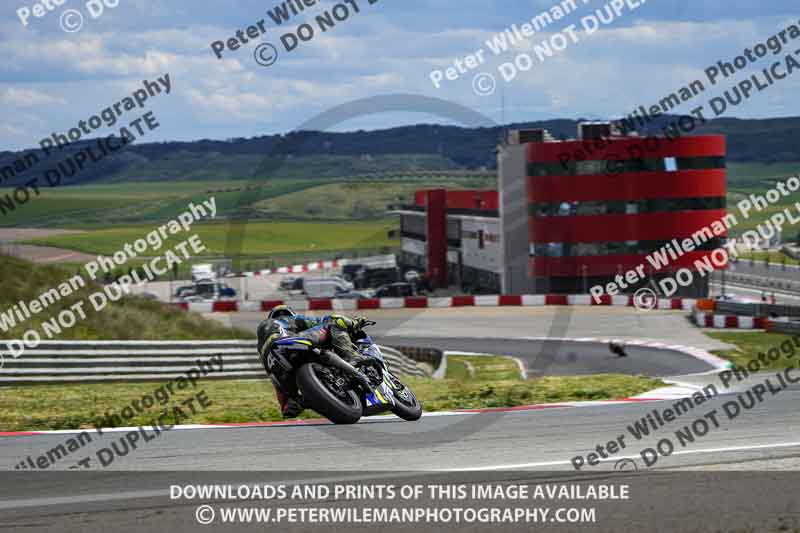 cadwell no limits trackday;cadwell park;cadwell park photographs;cadwell trackday photographs;enduro digital images;event digital images;eventdigitalimages;navarra;no limits trackdays;peter wileman photography;racing digital images;trackday digital images;trackday photos